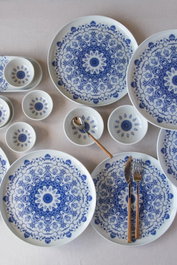 Hermia NNMOD14KH880743 Juego de Desayuno de Porcelana 14 Piezas Blanco y Azul